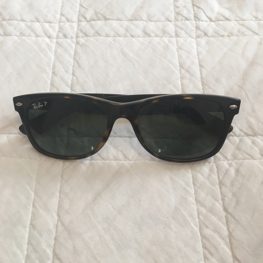 Ray-Ban || polarized tortoise shell “wayfarer”